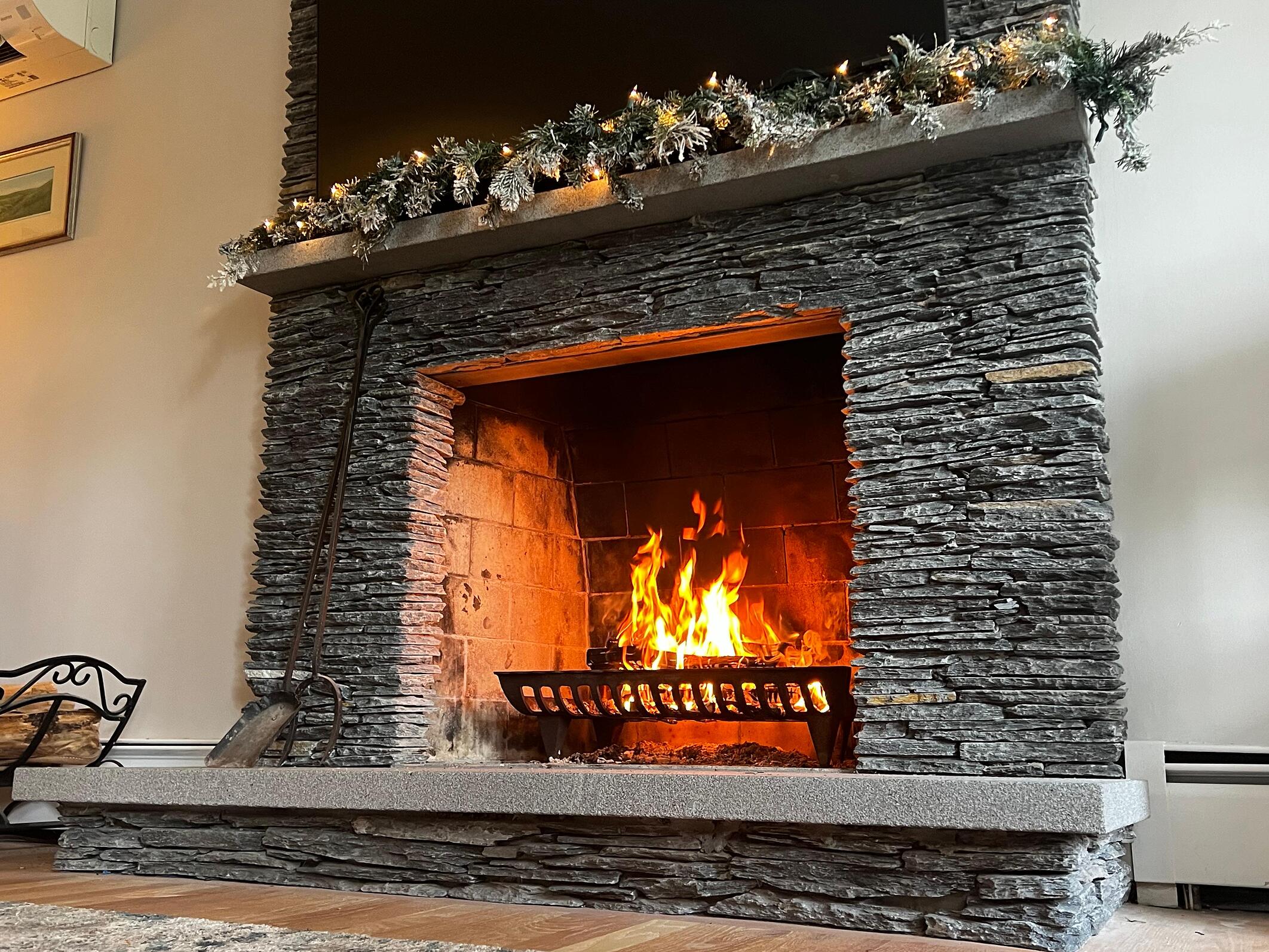 Creating a Decorative Fireplace With Stone Veneer This Holiday Season